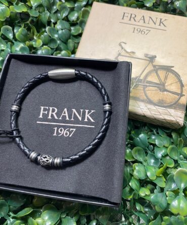 Frank: Pulsera en piel con colores negro y plata 7FB-0304