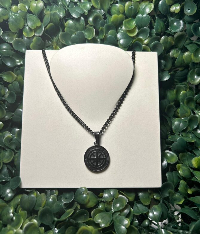 Acenttum: Cadena con dije de brújula NK-159