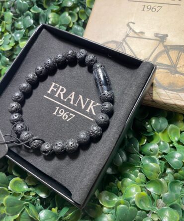 Frank:  Pulseras en piedra volcánica negra 7FB-0049
