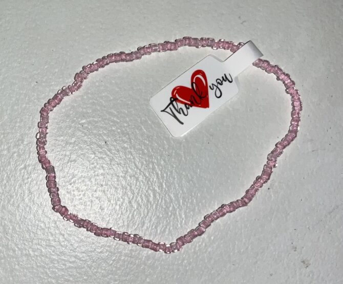 VARIEDAD DE PULSERAS CON PIEDRAS DE DIFERENTES TONOS DE ROSADO