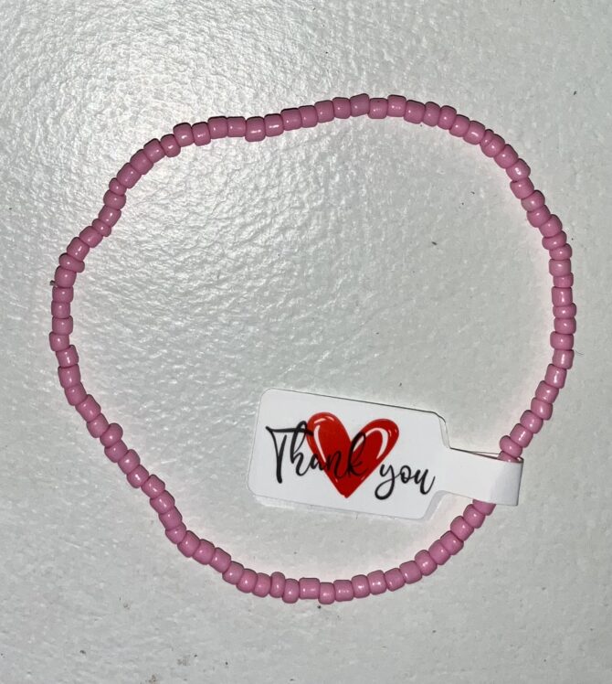 VARIEDAD DE PULSERAS CON PIEDRAS DE DIFERENTES TONOS DE ROSADO