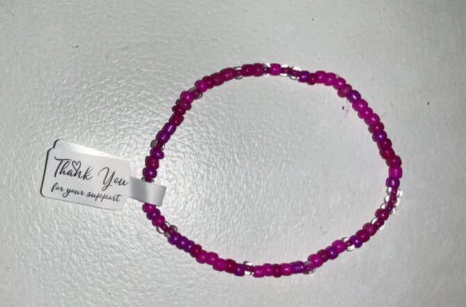 VARIEDAD DE PULSERAS CON PIEDRAS DE DIFERENTES TONALIDADES