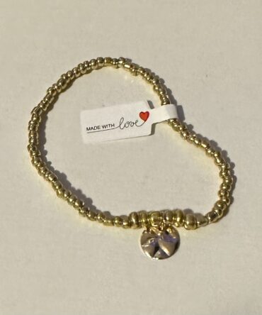 PULSERA CON PIEDRAS Y COLGANTE DORADO