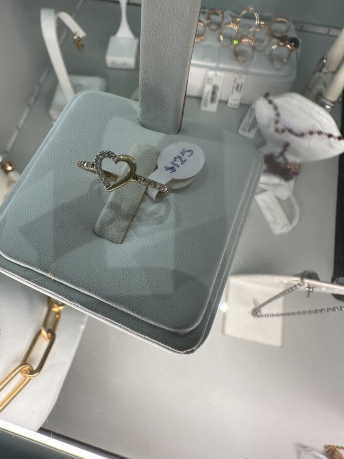 Nicho: Sortija con corazón en tono dorado (enchapado en oro)