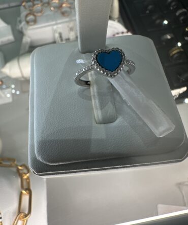 Carolina: Sortija plateada con corazón esmaltado en azul turquesa