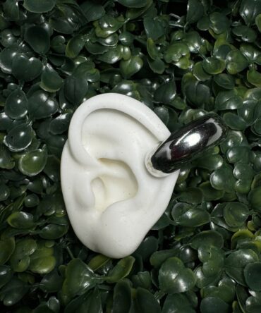 Acenttum: Ear cuff en tono plateado ER-30
