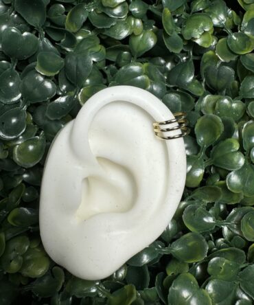 Acenttum: Ear cuff en tono dorado ER-3