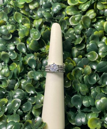 Aesthetic:  Aro de matrimonio en tono plateado GKL-673