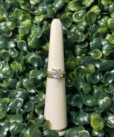 Aesthetic:  Aro de matrimonio en tono dorado GKL-679