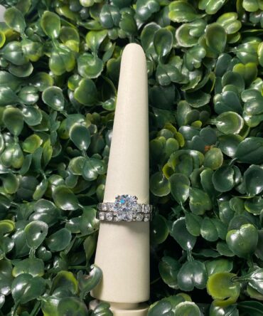 Aesthetic:  Aro de matrimonio en tono plateado GKL-890