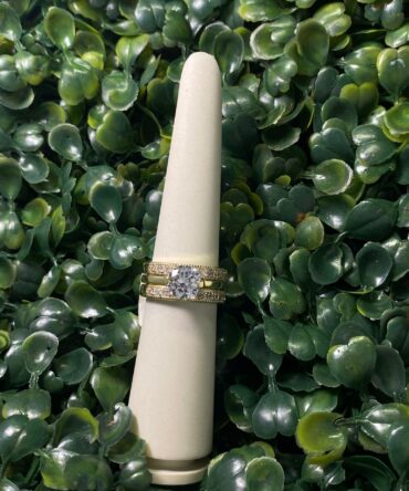 Aesthetic:  Aro de matrimonio en tono dorado GKL-910