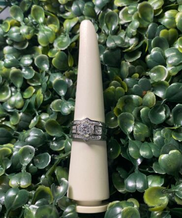 Aesthetic:  Aro de matrimonio en tono plateado GKL-979