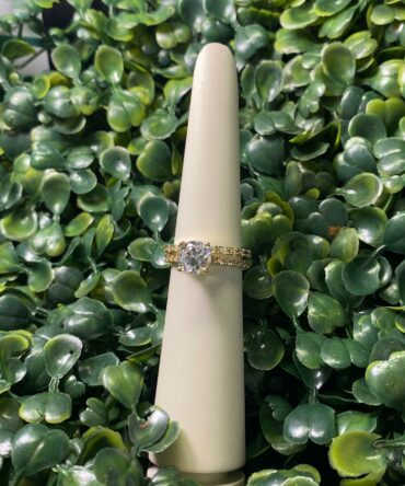 Aesthetic: Aro de matrimonio en tono dorado GKL-912