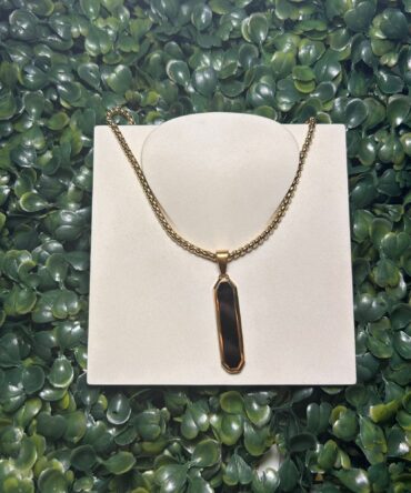 Acenttum: Collar unisex en tono dorado NK-162