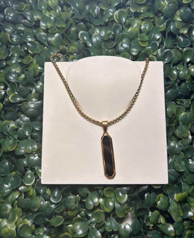 Acenttum: Collar unisex en tono dorado NK-162
