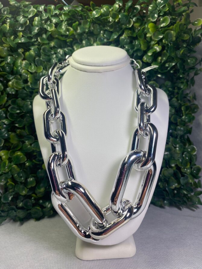 Aesthetic:  Collar plateado con eslabones Z80.1