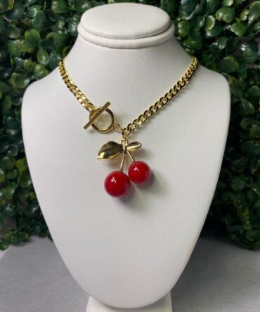 Aesthetic: Collar dorado con dije de cherry Z89