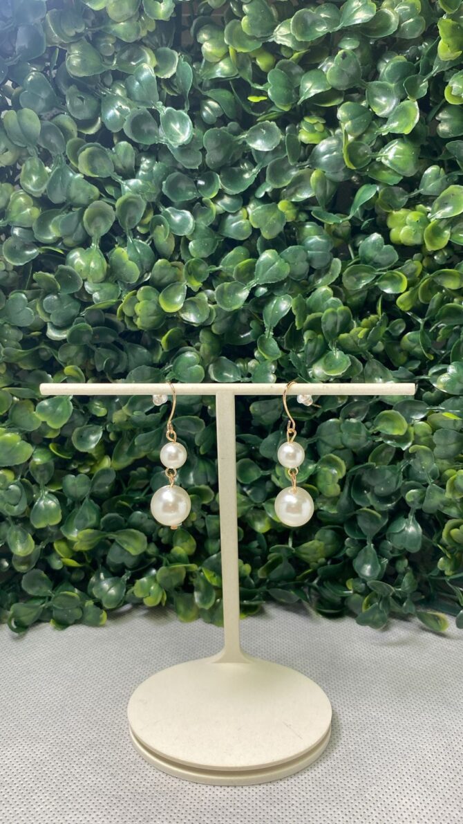 Aesthetic: Set de Collar dorado con perlas y pantallas que hacen juego Z51