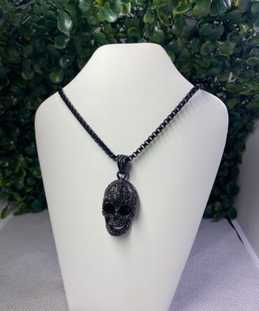 Classic of NY: Cadena negra con dije de calavera SL-7324