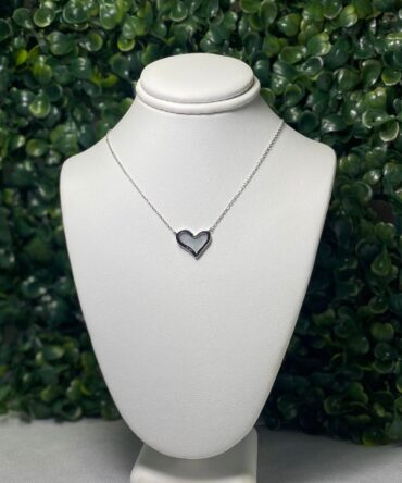 Classic of NY: Collar plateado con dije de corazón M-7624