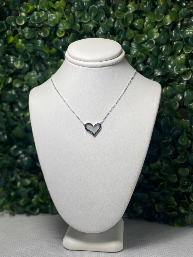Classic of NY: Collar plateado con dije de corazón M-7624