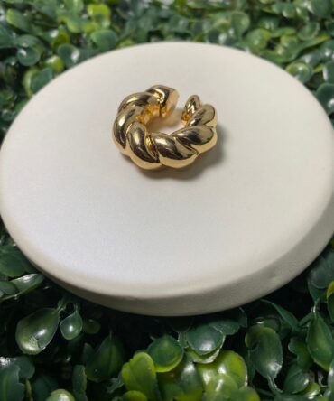 Aesthetic: Ear cuff dorado Z52.1