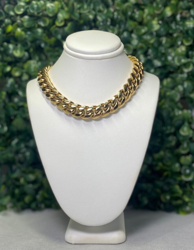 Lookin Good: Collar 10000477.7