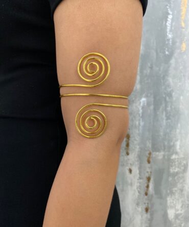 Aesthetic: Adorno dorado para el brazo Z40