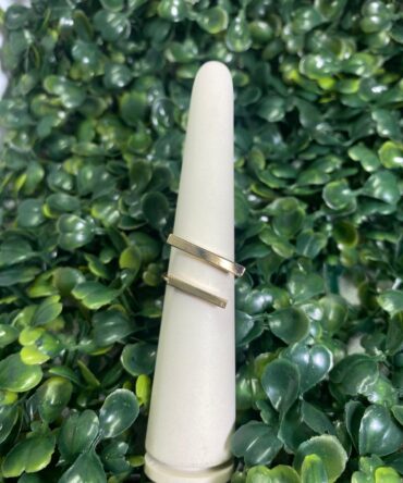 Aesthetic:  Sortija dorada Z82