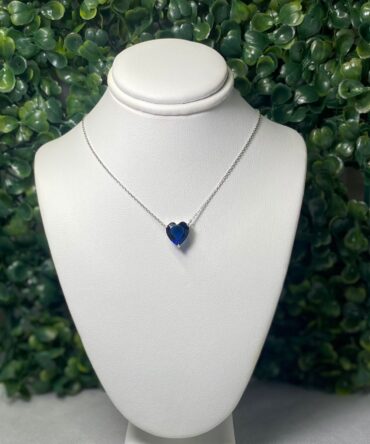 Classic of NY: Collar plateado con dije de corazón M-7297