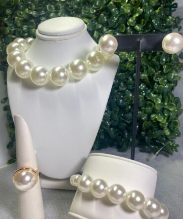 Aesthetic: Set de collar, pantallas, pulsera y sortija de perlas Z22