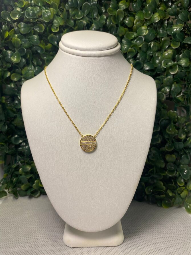 Classic of NY: Collar dorado con dije enchape oro 14k M-7671