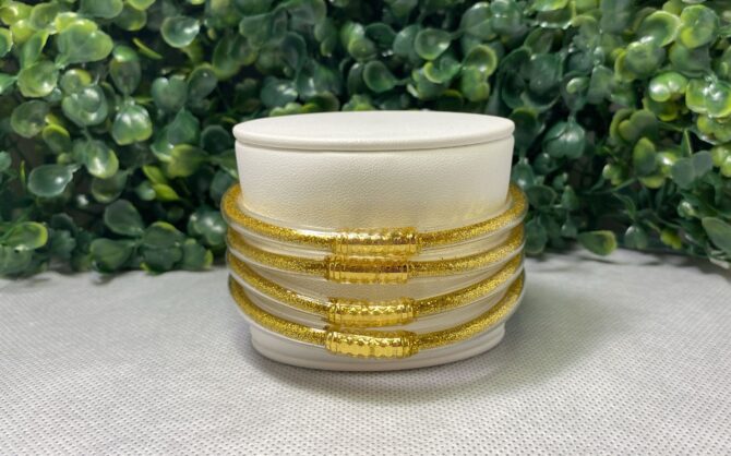 Aesthetic: Pulseras de goma doradas Z43