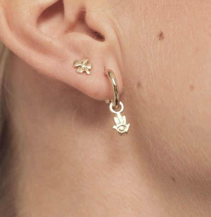 UNO DE 50: Clover Single Stud Earring