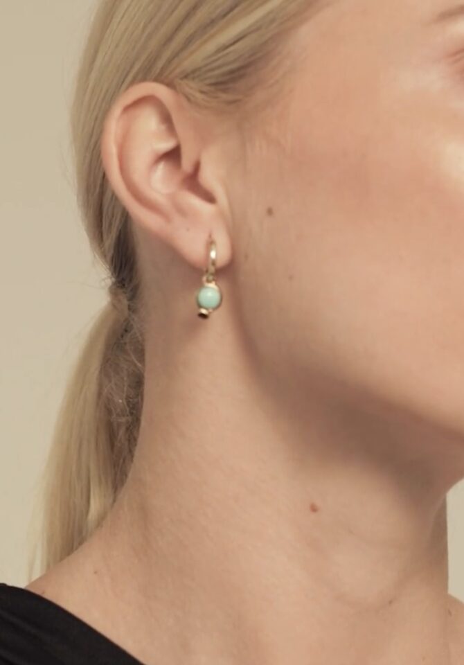 UNO DE 50: Single Hoop Earring