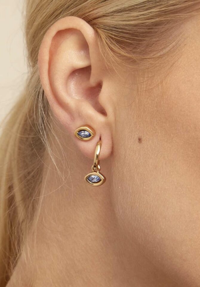 UNO DE 50: Single Hoop Charm With A Crystal
