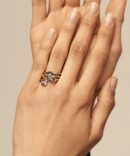 UNO DE 50: Triple ring with blue crystals