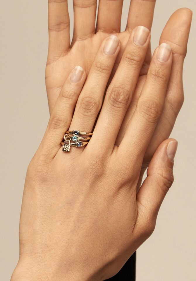 UNO DE 50: Triple ring with blue crystals