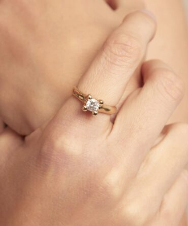 UNO DE 50: Ring with white cubic zirconia