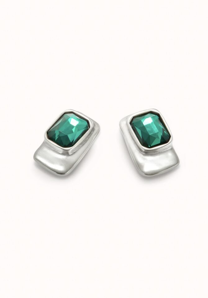 UNO DE 50: Rectangular-shaped earrings with green crystal
