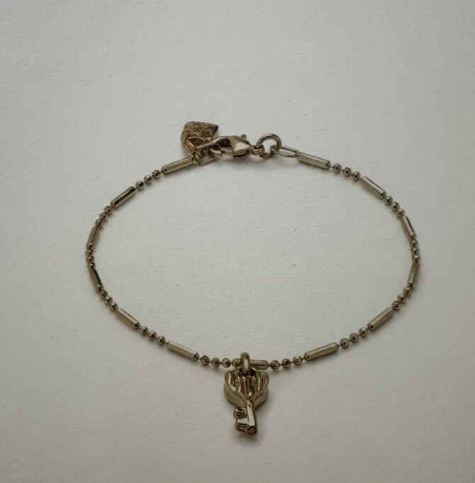 Uno de 50 Pulsera con charm corazon de llave dorada (M)