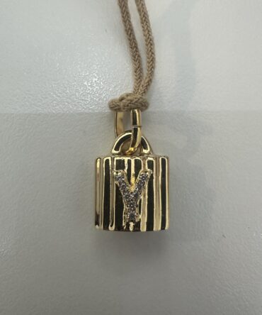 UNO DE 50 CHARM Y DORADO