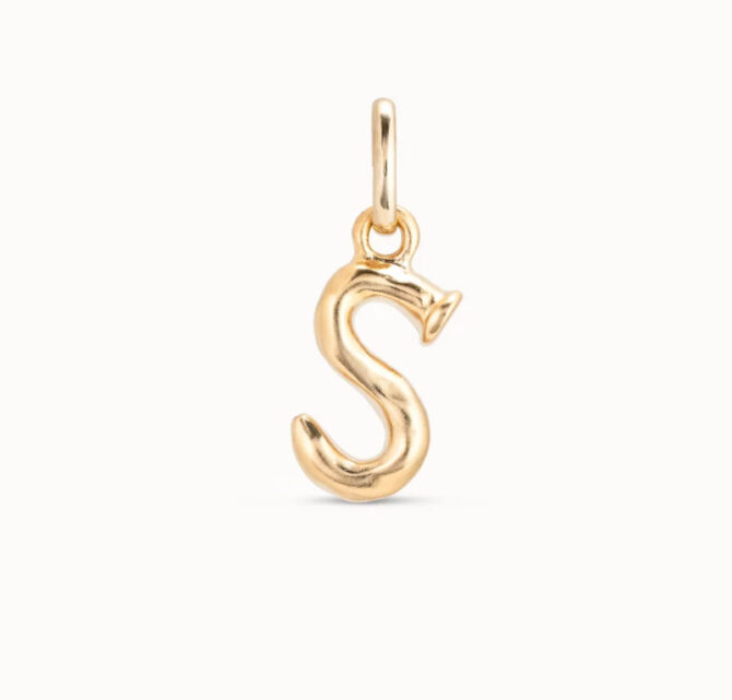 UNO DE 50 LETRA S CHARM DORADA