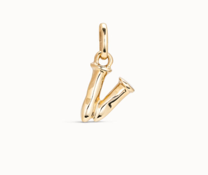 UNO DE 50 CHARM LETRA V DORADO