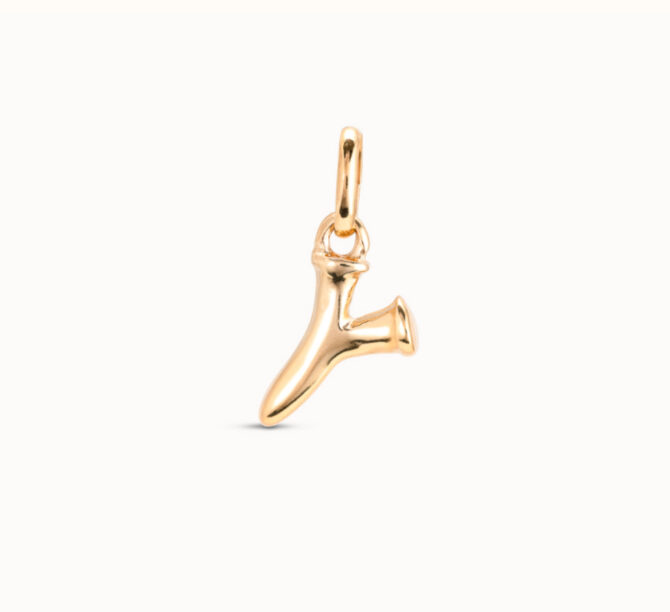 UNO DE 50 CHARM LETRA Y DORADO