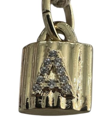 UNO DE 50 CANDADO CHARM LETRA A DORADO